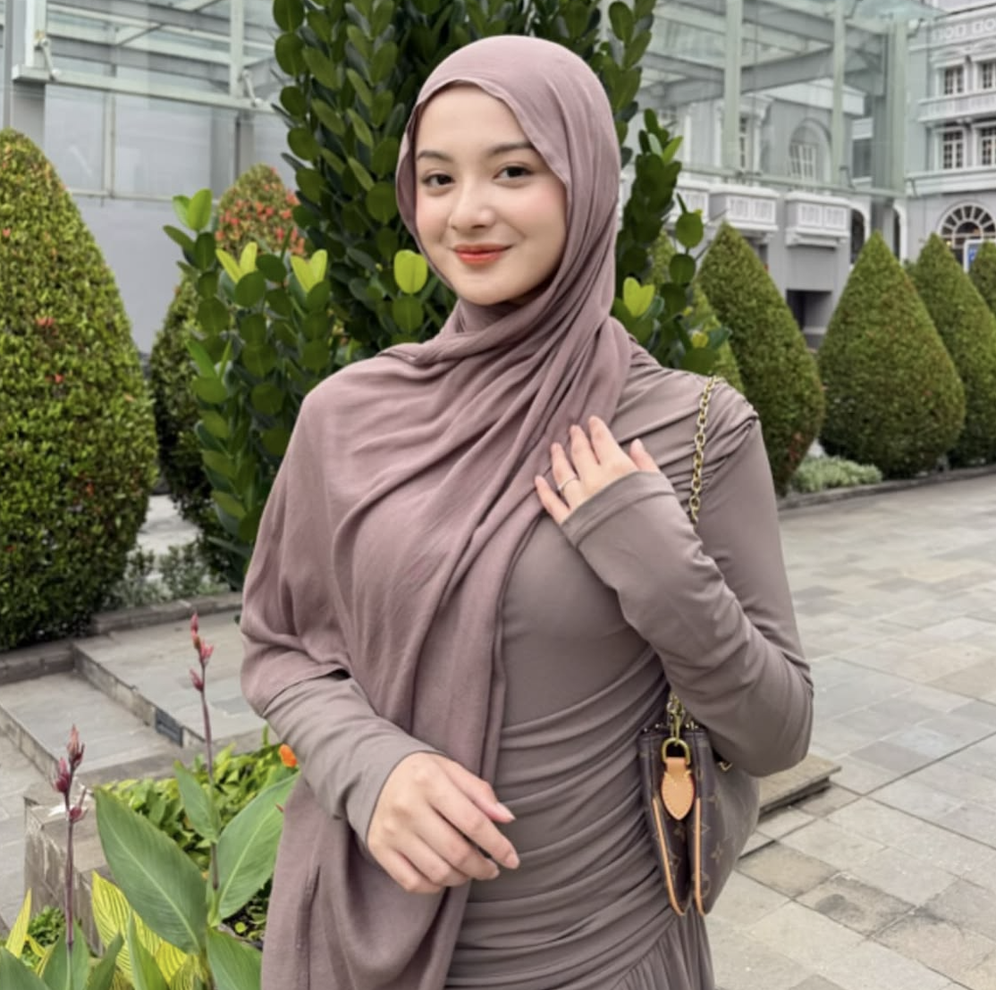 Free AI Eid Photo Generator – Celebrate in Style input photo example