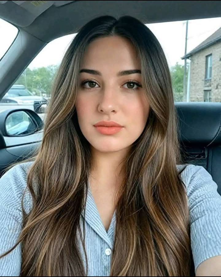 Celebrity Look-Alike Generator – Find Your Twin Celebrities input photo example